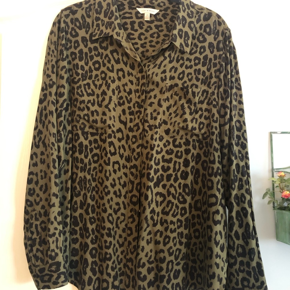 Lucky brand shirt. L, silky smooth. Lower in back.